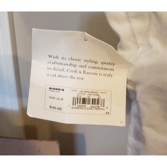 NWT - Croft & Barrow - White Capris with Beige Embroidered detailing - Size 24W - Picture 4 of 7